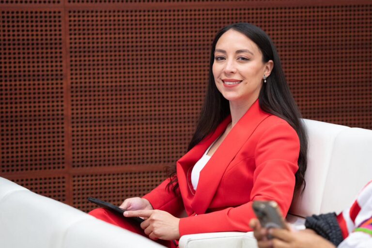 SHEINBAUM MUEVE PIEZAS: JULIETA RAMÍREZ ASUME VOCERÍA EN EL SENADO