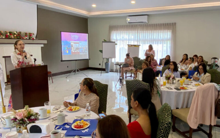 Acerca AMMJE Tijuana herramientas para la reinserción de mujeres