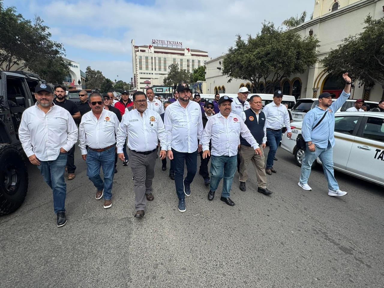 Encabeza Ismael Burgueño Ruiz desfile conmemorativo por el ‘Día del ...